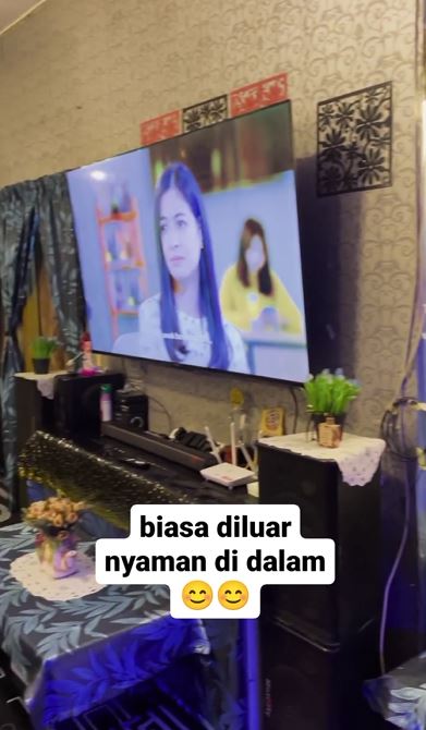 potret dekorasi dalam rumah kontrakan jadul Instagram