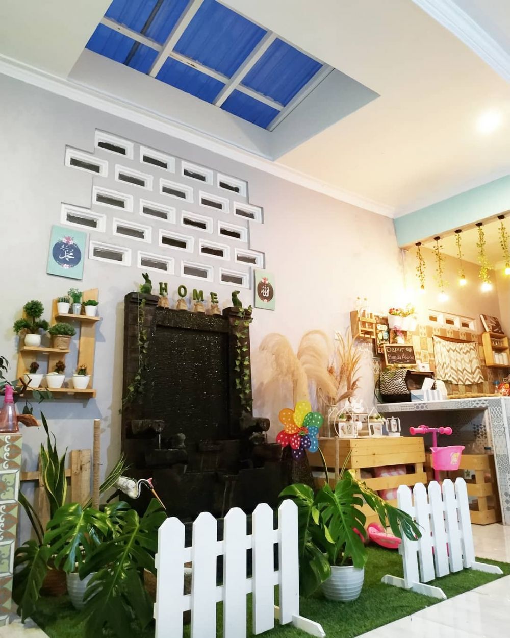 dapur mungil tanpa kitchen set taman indoor © 2024 brilio.net