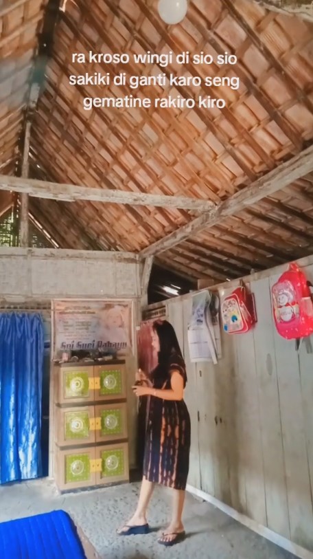 rumah triplek sederhana lantainya unik © 2024 brilio.net rumah triplek sederhana lantainya unik © 2024 brilio.net