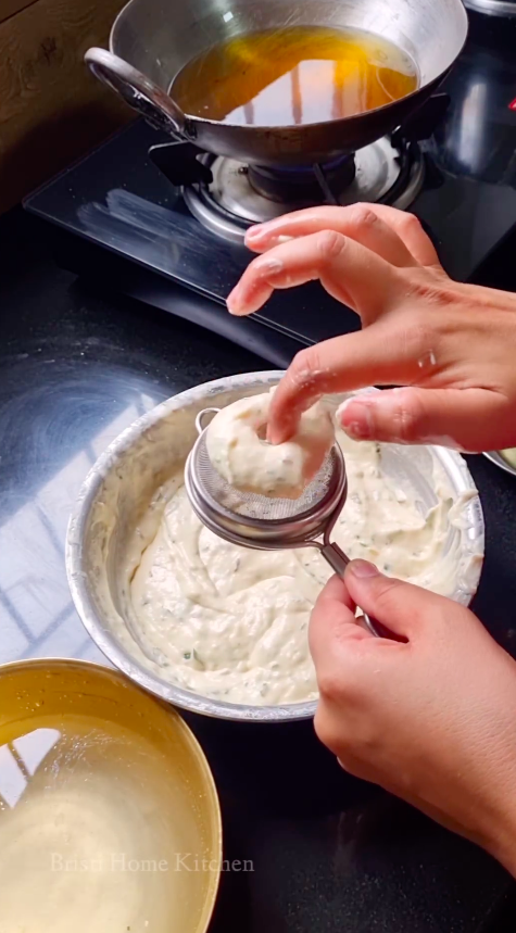 Aksi warganet tunjukkan fungsi lain saringan teh ini kreatif banget, bikin donat jadi lebih praktis