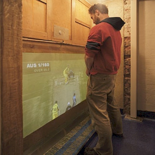 Ide nyeleneh desain urinoir  Berbagai sumber