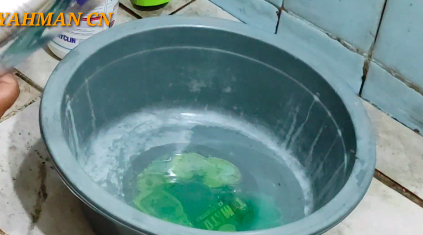 Tanpa sitrun, ini cara cuci kain pel buluk dan berminyak agar bersih cerah cuma tambah 1 bahan dapur