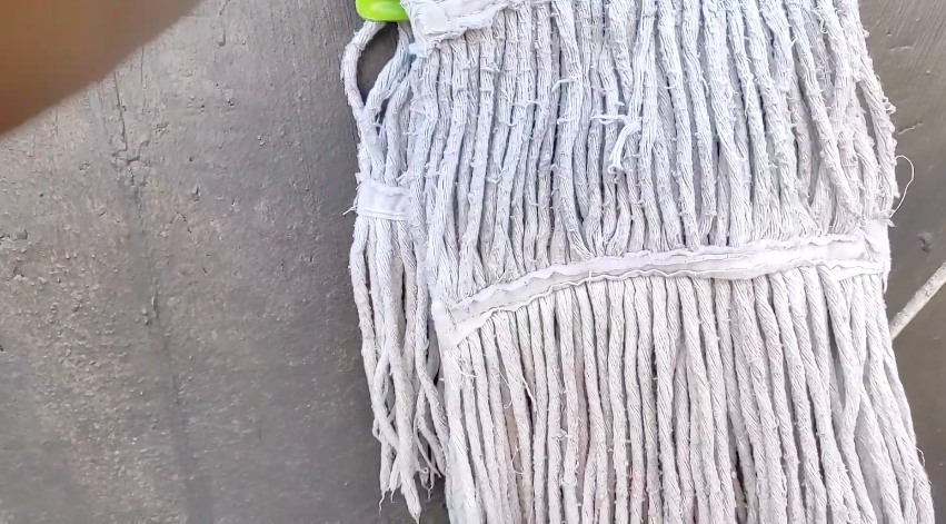 Tanpa sitrun, ini cara cuci kain pel buluk dan berminyak agar bersih cerah cuma tambah 1 bahan dapur