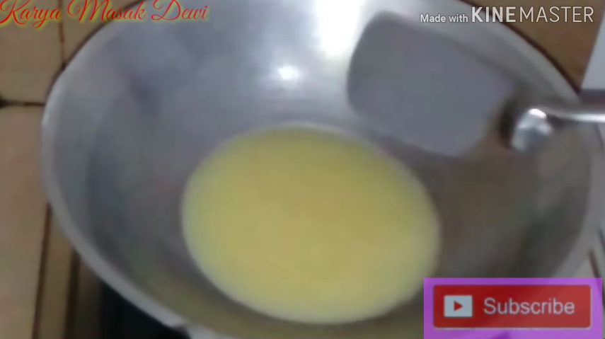 Tanpa ditaburi tepung terigu, ini trik goreng ayam agar minyak tak meletup cuma pakai 1 bahan dapur