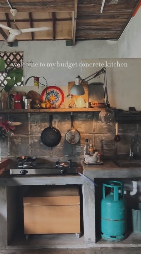 Mewah tanpa kitchen set, 11 potret dapur industrial ini visualnya unik dan estetik nggak bikin bosan