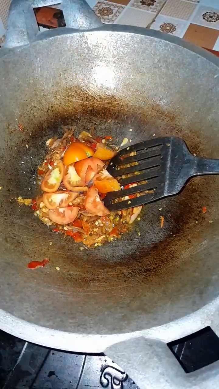 Tak perlu asam jawa, ini trik menumis bunga pepaya agar berkurang rasa pahitnya pakai 1 bahan dapur