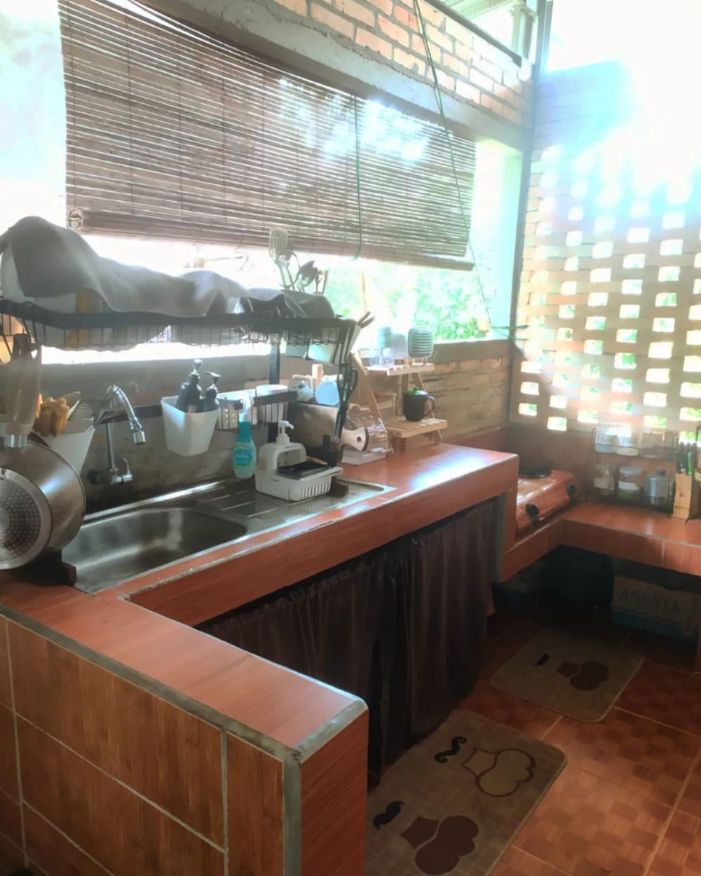 dapur semi outdoor mirip restoran © 2024 brilio.net dapur semi outdoor mirip restoran © 2024 brilio.net