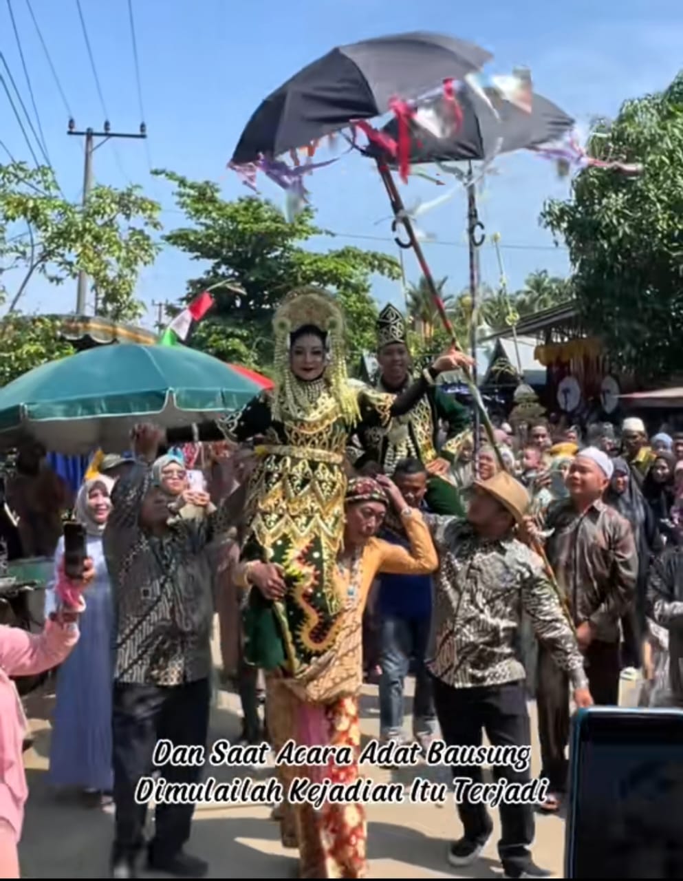 adat bausung © TikTok