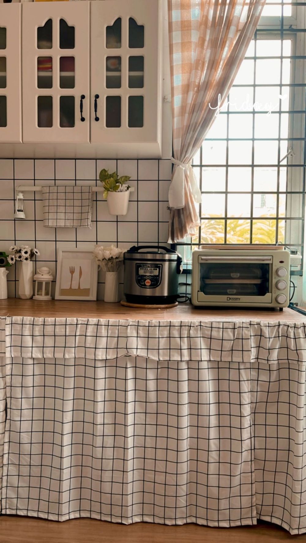 dapur minimalis tanpa kitchen set mewah  © 2024 brilio.net dapur minimalis tanpa kitchen set mewah  © 2024 brilio.net