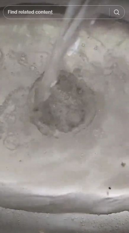 Tanpa bantuan alat atau soda api, ini trik mengatasi wastafel mampet cuma pakai 3 bahan dapur