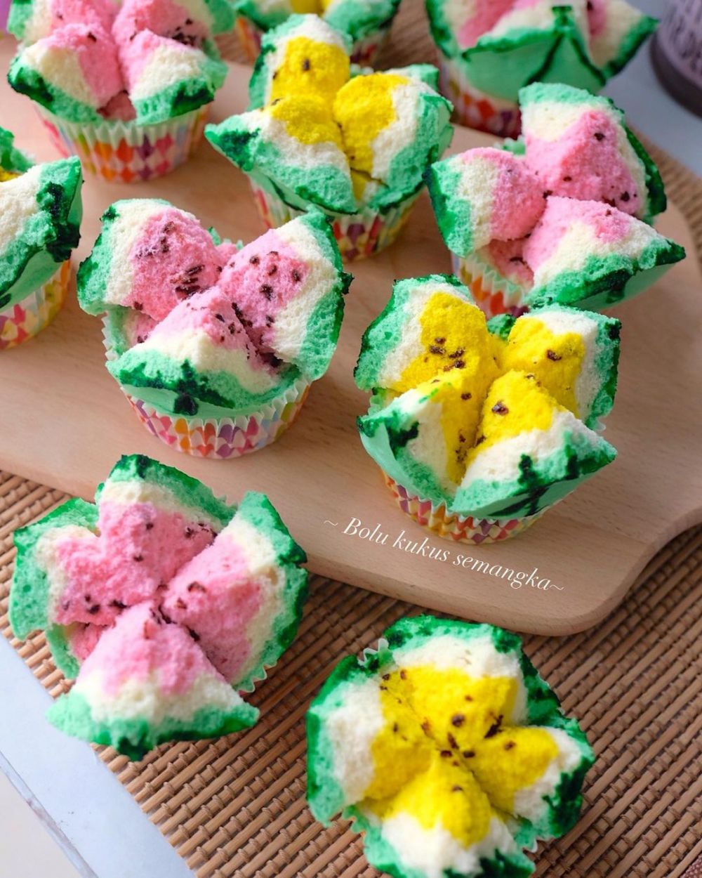 21 Resep bolu kukus mekar, enak, mengembang, dan cocok jadi camilan