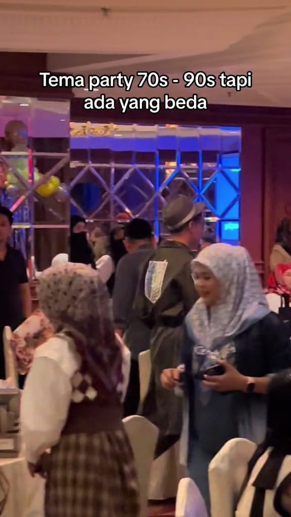 Salah kostum di pesta © TikTok