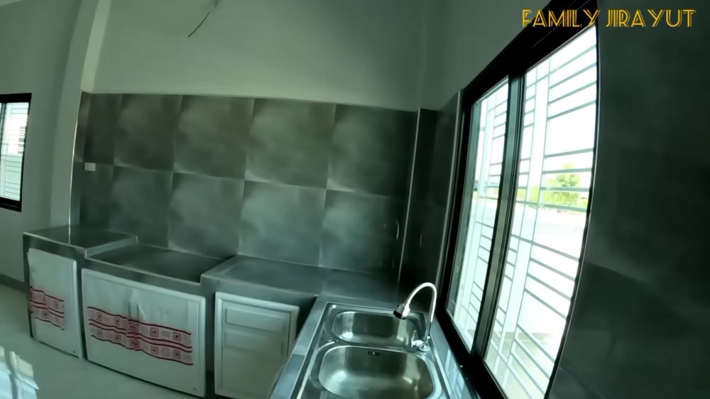 dapur rumah mewah jirayut di Thailand © 2024 brilio.net