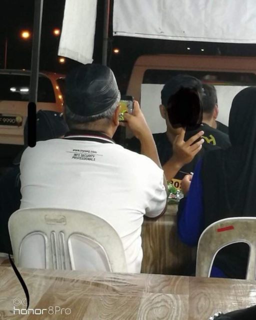 bapak nongkrong berbagai sumber