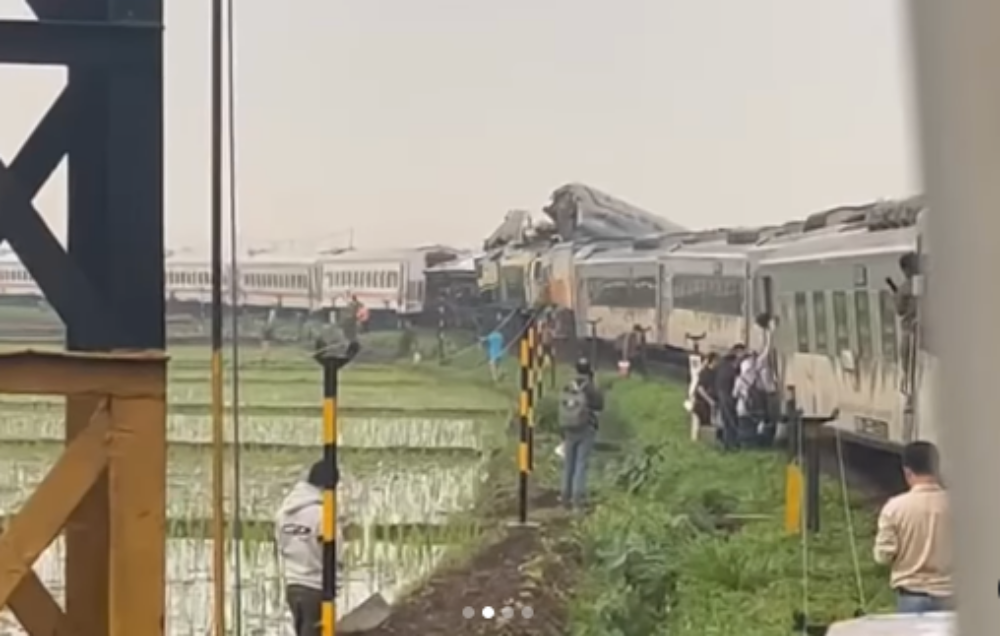 Kereta api turangga tabrakan © berbagai sumber Kereta api turangga tabrakan © berbagai sumber