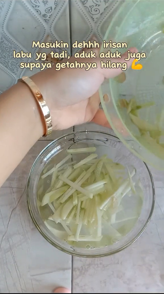 Nggak cukup direndam larutan garam, ini cara ampuh menghilangkan getah di labu siam