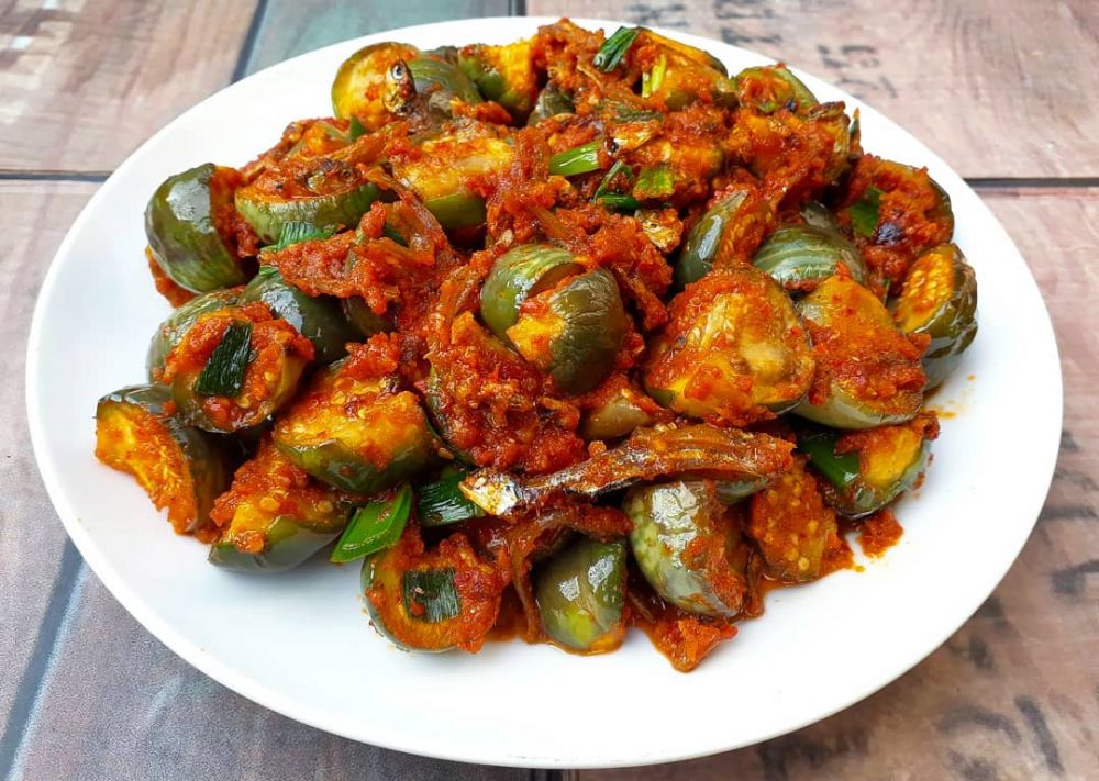 20 Resep resep kreasi sambal teri, praktis dan bikin lahap makan