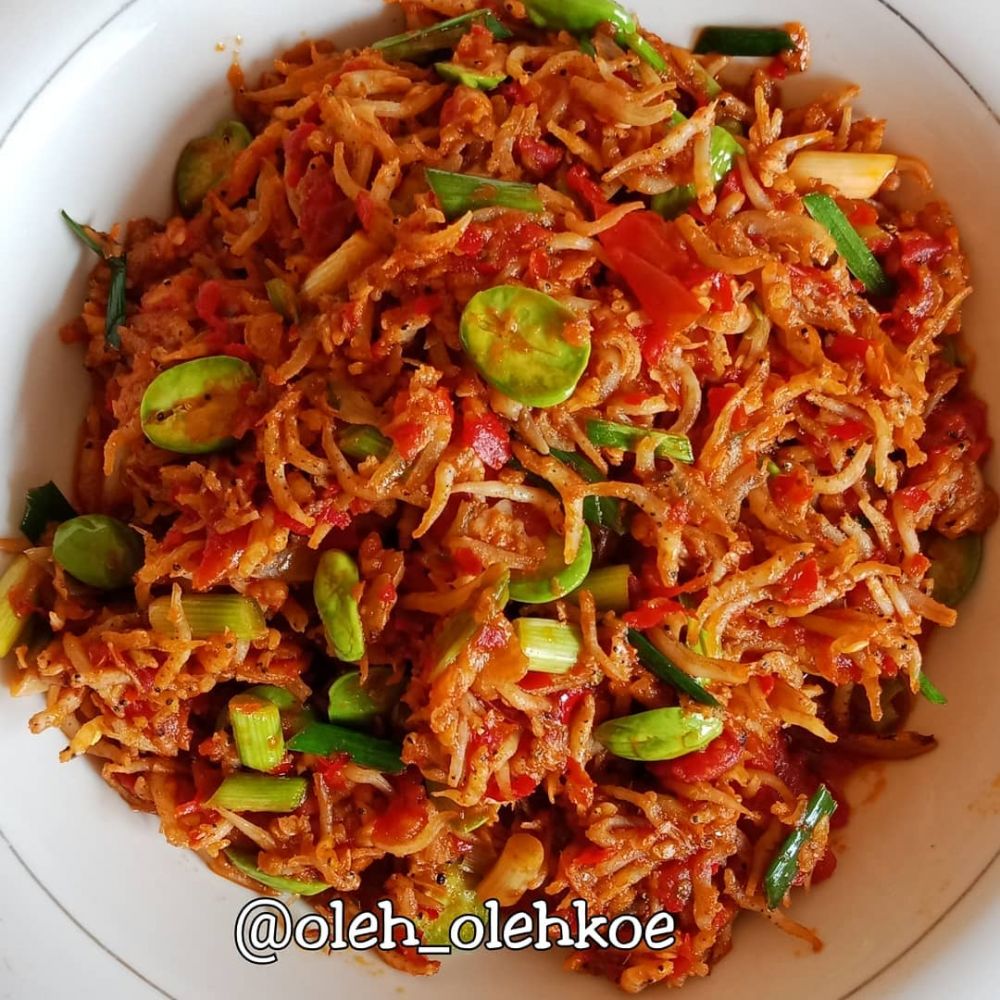 20 Resep resep kreasi sambal teri, praktis dan bikin lahap makan