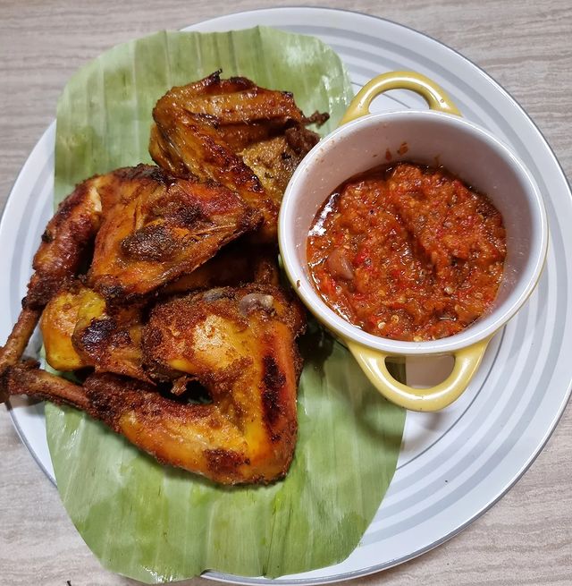 20 Resep ayam goreng gurih, enak, empuk dan menggugah selera