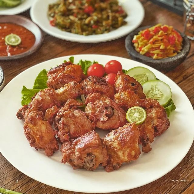 20 Resep ayam goreng gurih, enak, empuk dan menggugah selera