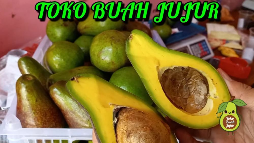 Tanpa diperam beras dan dilapisi tisu, ini trik matangkan alpukat yang telanjur dibelah agar tak busuk