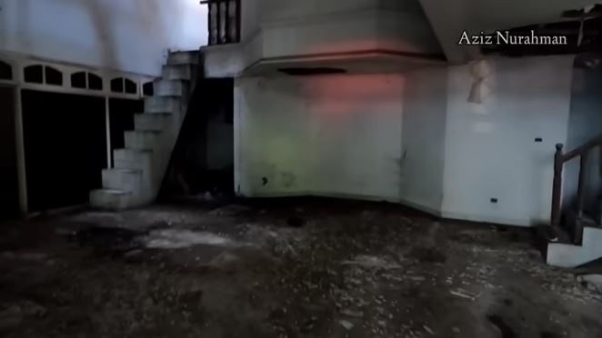 rumah artis 90an terbengkalai © YouTube