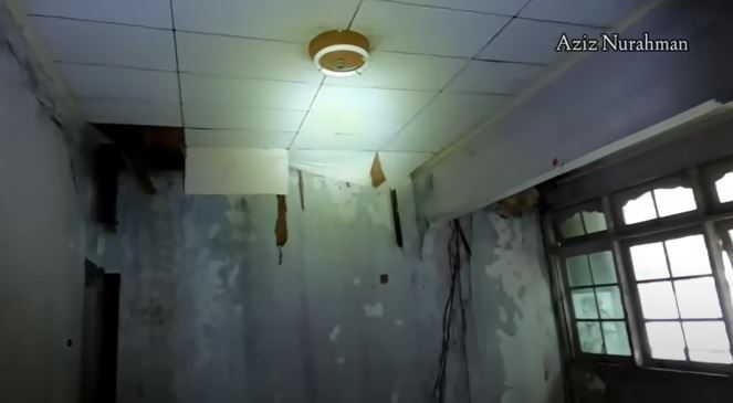 rumah artis 90an terbengkalai © YouTube