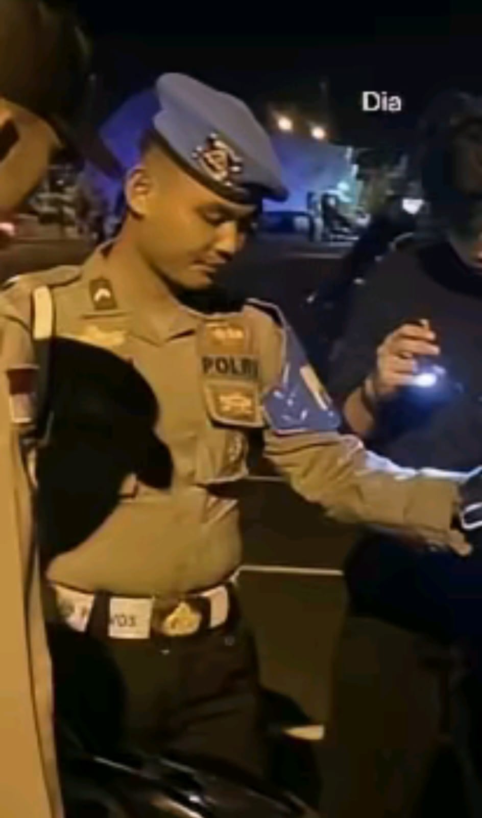 ditilang jadi pacaran © TikTok