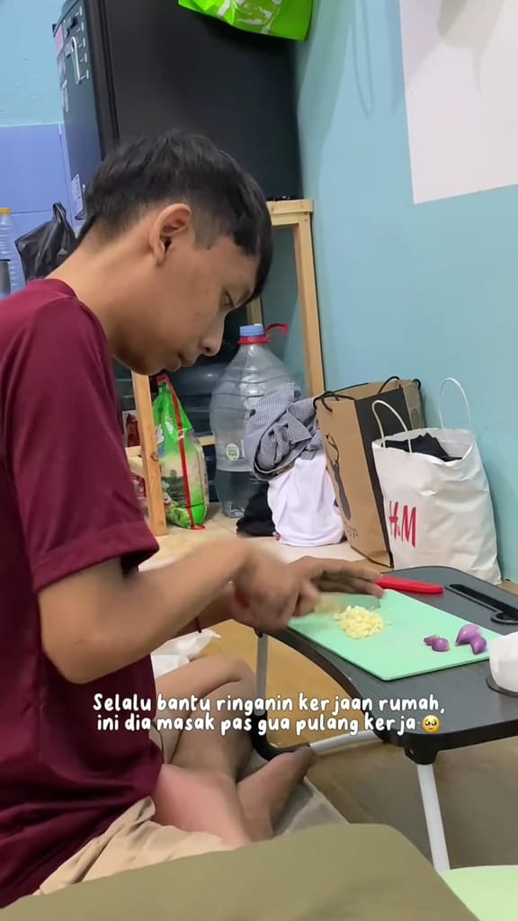 Jadi yatim piatu diurus adek  © TikTok