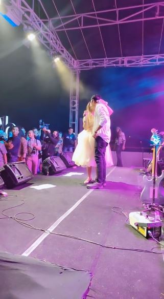 momen pinkan pamerkan arya khan manggung © TikTok momen pinkan pamerkan arya khan manggung © TikTok