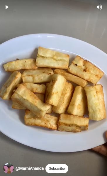 Tak perlu direbus atau dikukus dulu, ini trik goreng singkong agar empuk dan renyah maksimal