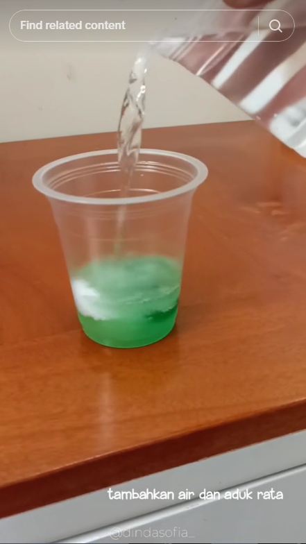 Tanpa disikat, ini trik ampuh dan cepat basmi kerak kuning di keramik kamar mandi pakai 1 bahan dapur