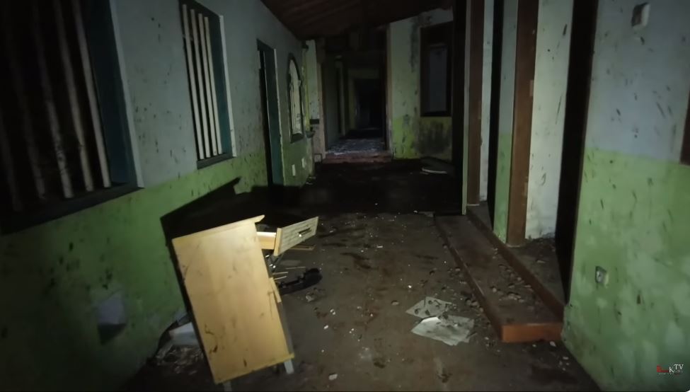 potret rumah adat betawi mandra © YouTube