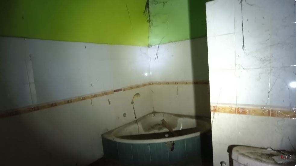 potret rumah adat betawi mandra © YouTube potret rumah adat betawi mandra © YouTube