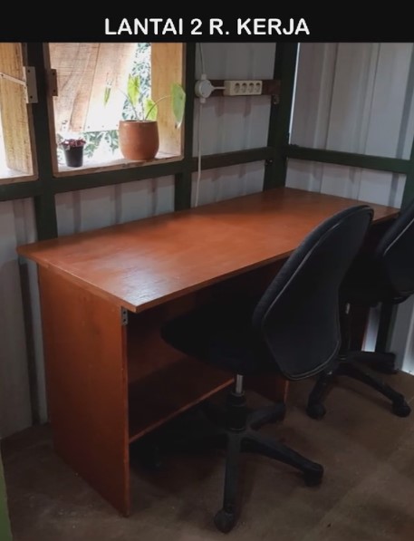 dapur kayu-triplek 3 lantai bak villa © 2024 brilio.net