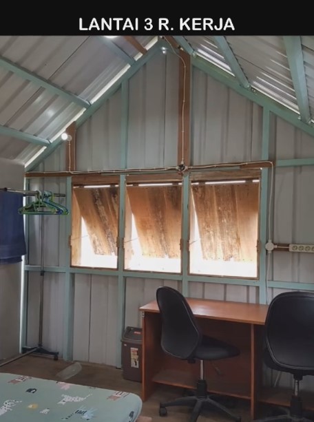 dapur kayu-triplek 3 lantai bak villa © 2024 brilio.net