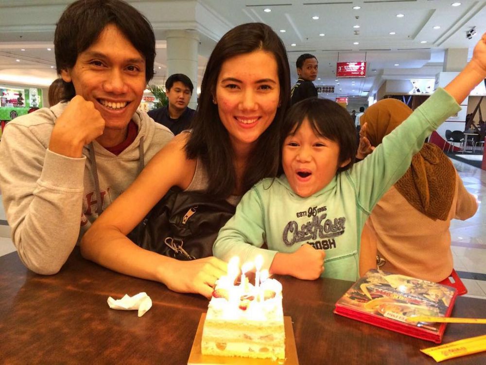 kesederhanaan Eross Chandra dan keluarga © Instagram