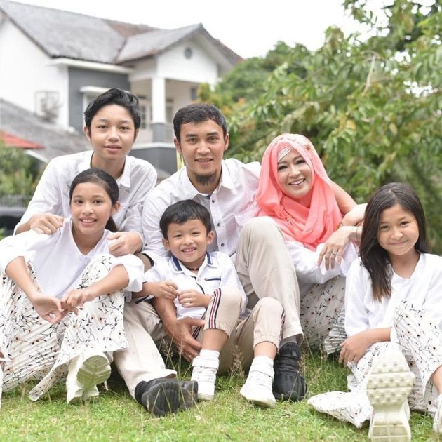 Okie Agustina resmi cerai dengan Gunawan © Instagram