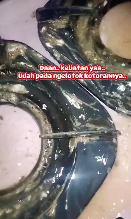 Tak perlu direndam air, ini trik hilangkan kerak dan lemak pada tungku kompor pakai 3 bahan dapur