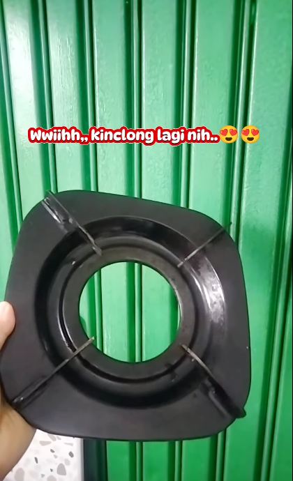 Tak perlu direndam air, ini trik hilangkan kerak dan lemak pada tungku kompor pakai 3 bahan dapur