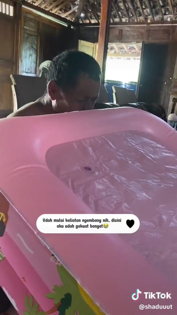 Effort kakek buat cucu © TikTok