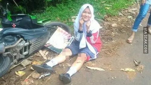 berpose setelah jatuh berbagai sumber