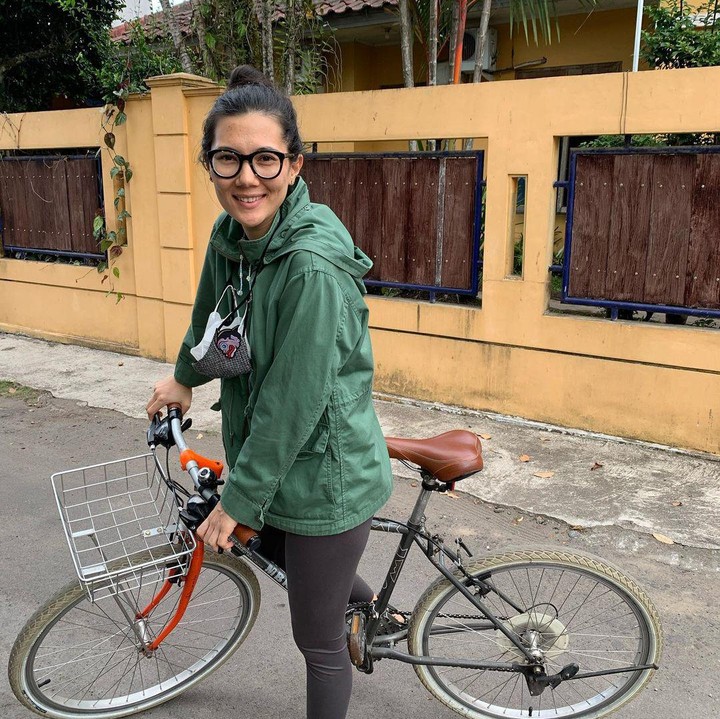 potret Sarah Candra istri Eross di keseharian © Instagram potret Sarah Candra istri Eross di keseharian © Instagram