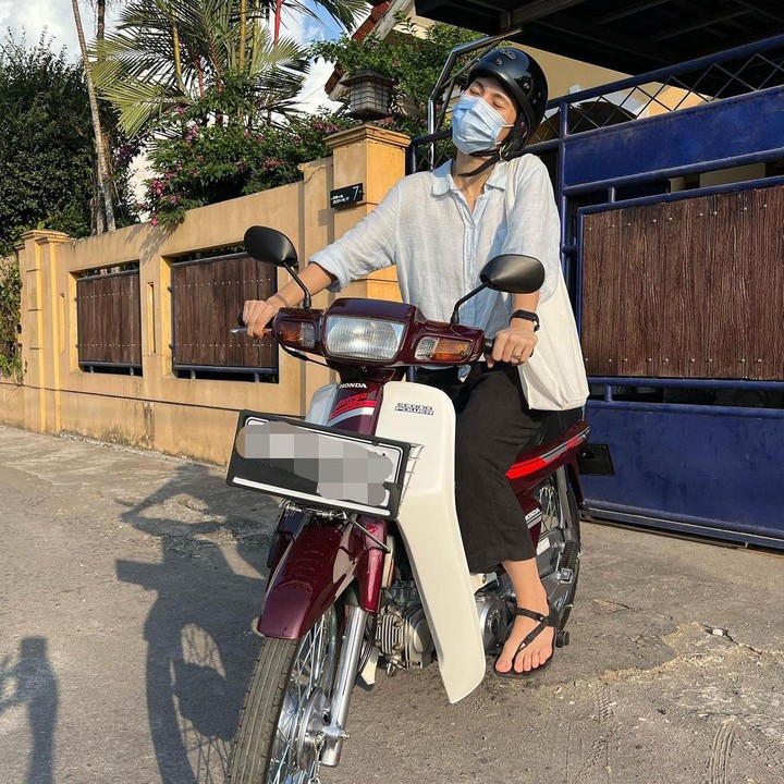 potret Sarah Candra istri Eross di keseharian © Instagram potret Sarah Candra istri Eross di keseharian © Instagram