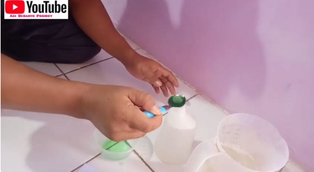 Bukan minyak goreng, ini cara usir hama semut dan kutu putih di tanaman tomat pakai 2 bahan dapur