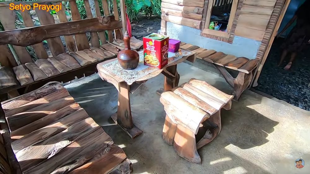 rumah kayu lantainya unik © 2024 brilio.net rumah kayu lantainya unik © 2024 brilio.net