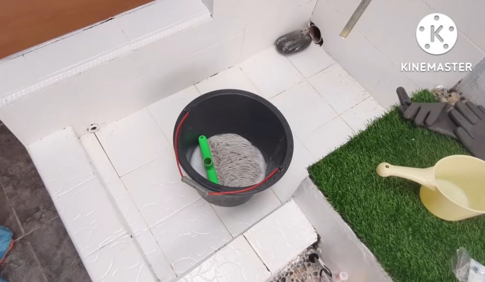 Cara mencuci kain pel dekil kusam jadi putih lagi tanpa direndam semalaman, cukup tambah 3 bahan dapur