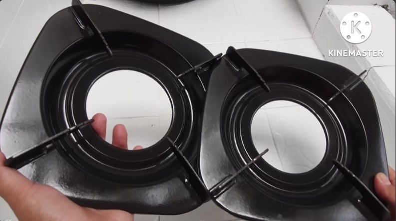 Tanpa sitrun atau air panas, ini trik bersihkan kerak membandel di tungku kompor pakai 2 bahan dapur