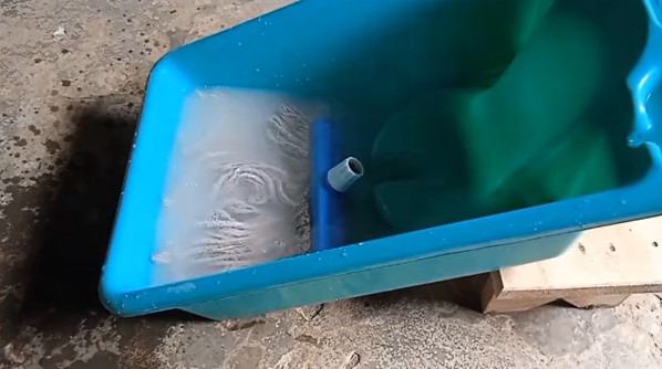 Cuma tambah 1 bahan masakan, ini cara mencuci kain pel buluk hitam agar putih & bersih seperti baru
