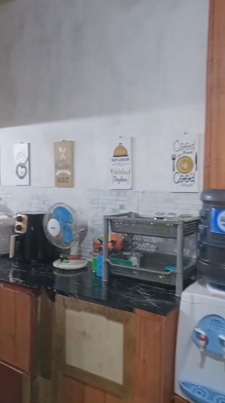 dapur emak jadul jadi estetik usai di-makeover © 2024 brilio.net